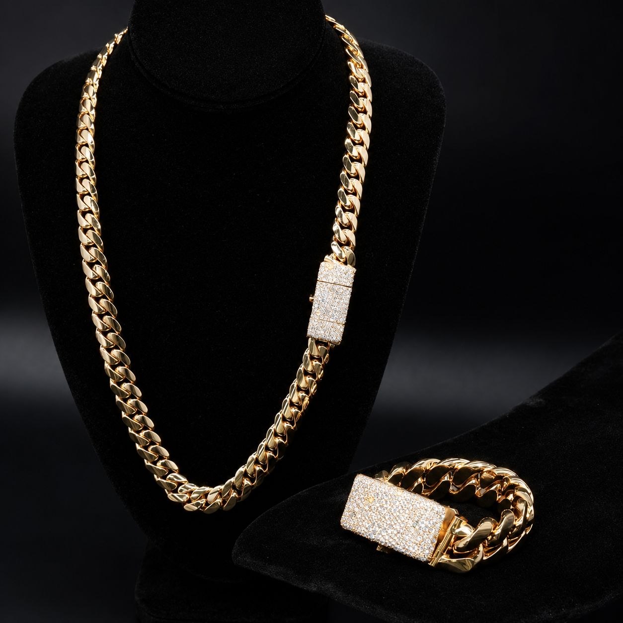 Iced Cuban Link Set-1 18k Gold Iced Cuban Link Set with Natural Diamond Pavé Clasp