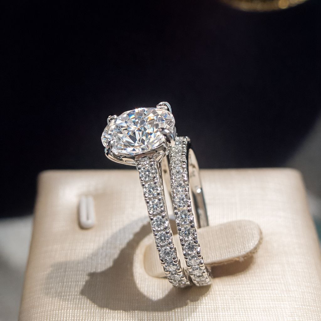 Luxury Oval Solitaire Cubic Zirconia Ring Set